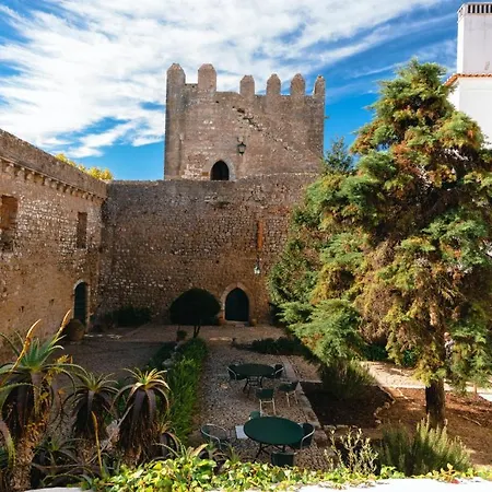 Отель Castelo De